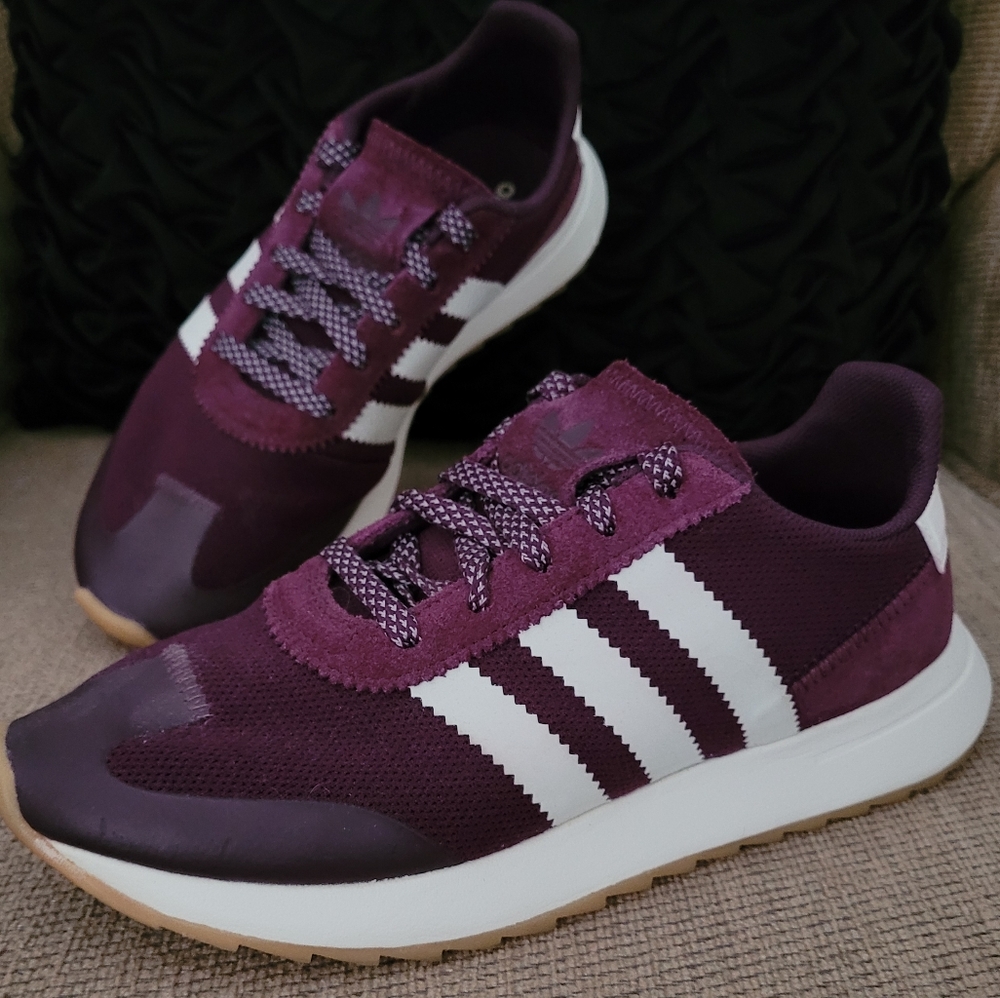 ADIDAS FLASHBACK WOMENS SNEAKERS IN EGGPLANT